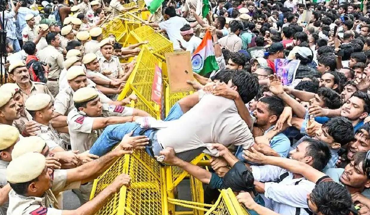 3 FIRs filed against 39 named, 900 unnamed people over police-students clashes in Jharkhand
