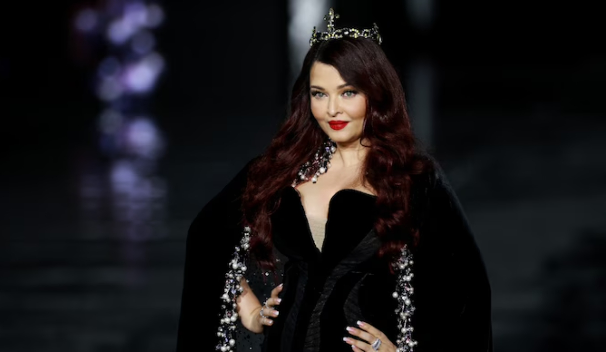 Aishwarya Rai Bachchan walks ramp at Paris Fashion Week