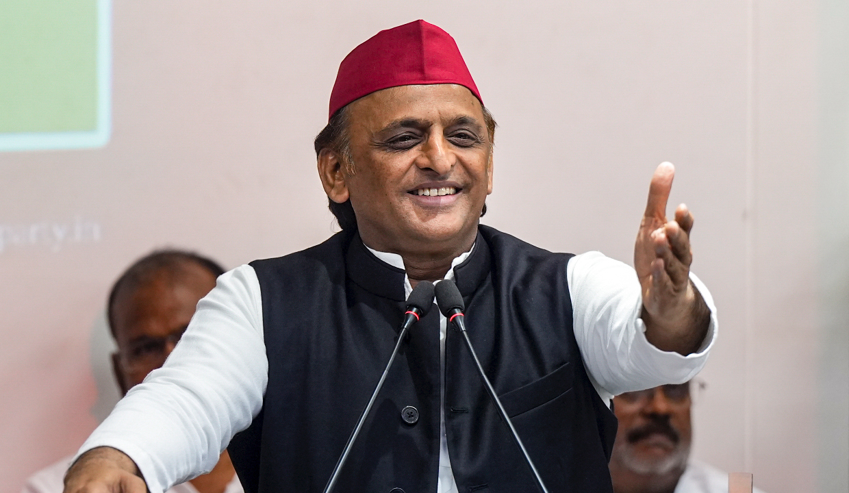 Akhilesh Yadav hints at taking Akash Anand into SP after Mayawati expels him