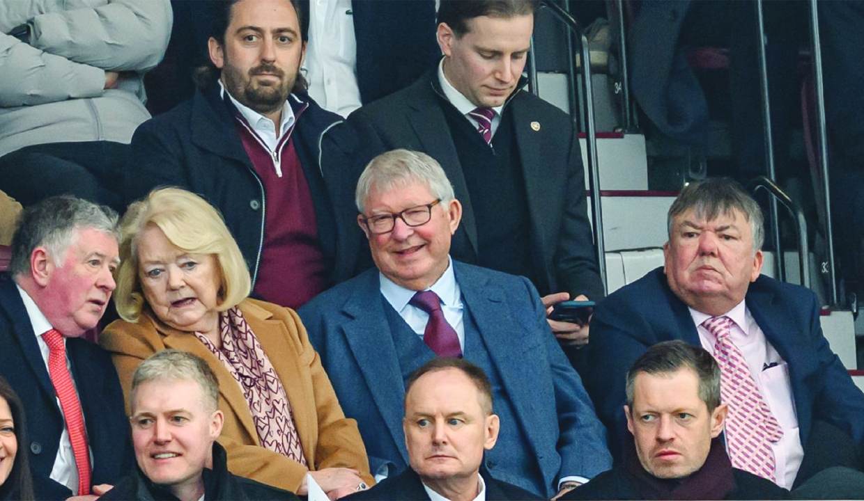 Alex Ferguson special guest as Hearts wins to extend lead