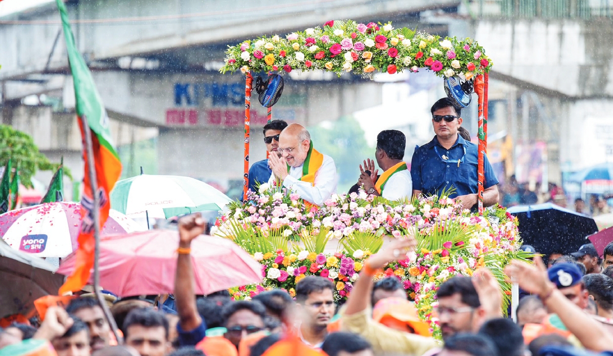 Amit Shah leads massive roadshow in Kerala