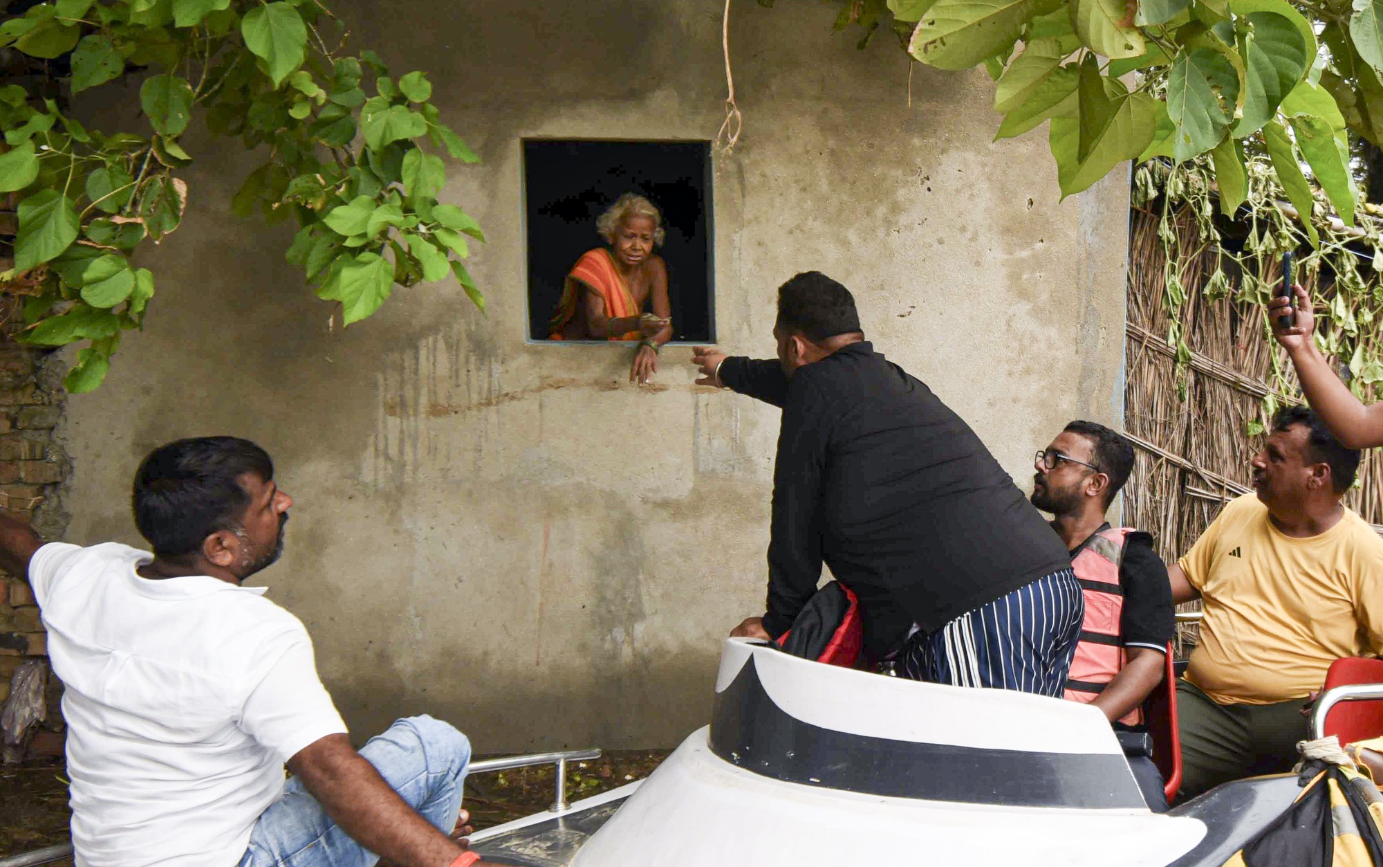 Bihar floods hit 10 lakh as Ganga breaches record levels