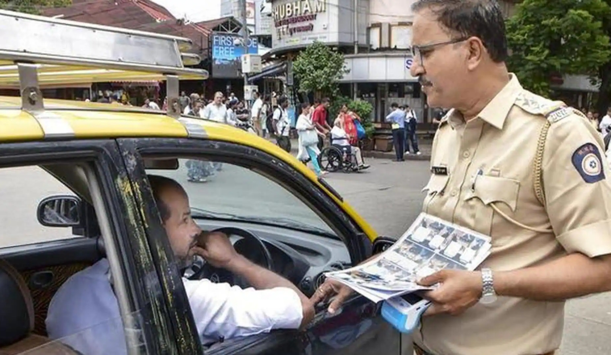 Cab drivers move Bombay HC against Maharashtra's Marathi language rule