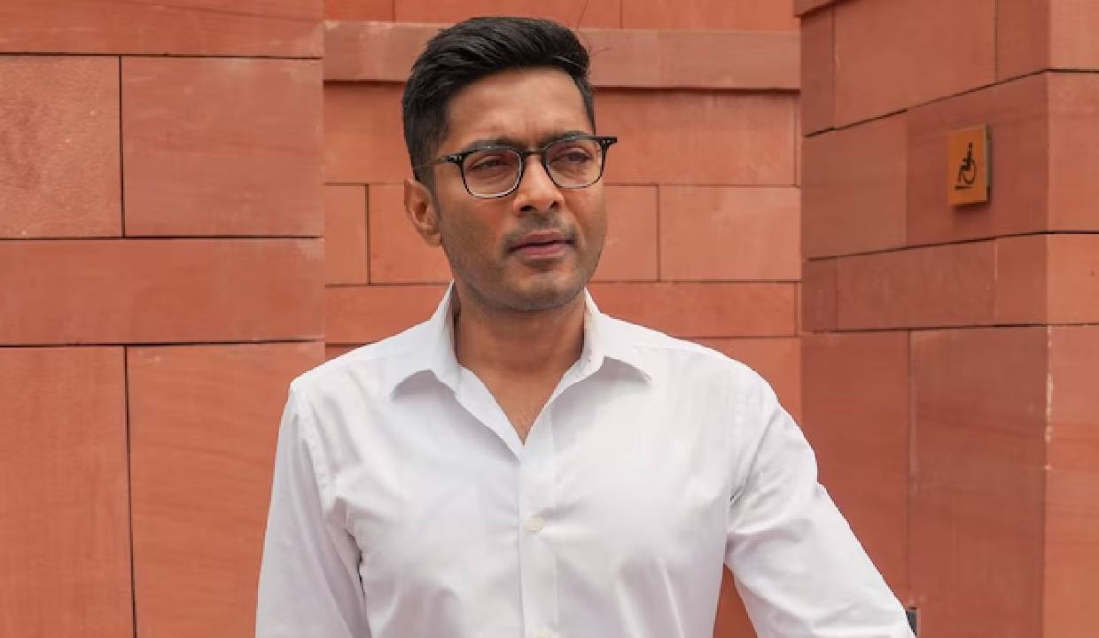 Calcutta HC declines urgent hearing on Abhishek Banerjee's plea to travel abroad for medical treatment