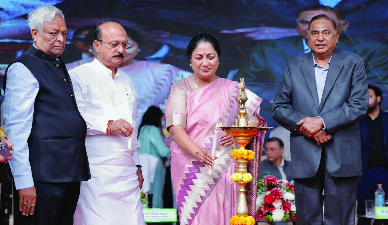 CM Rekha inaugurates power infrastructure projects