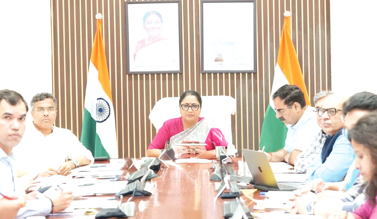 CM Rekha unveils action plan 2026 to tackle pollution