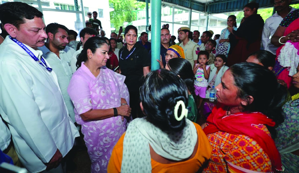 CM reviews healthcare services at Lal Bahadur Shastri Hospital