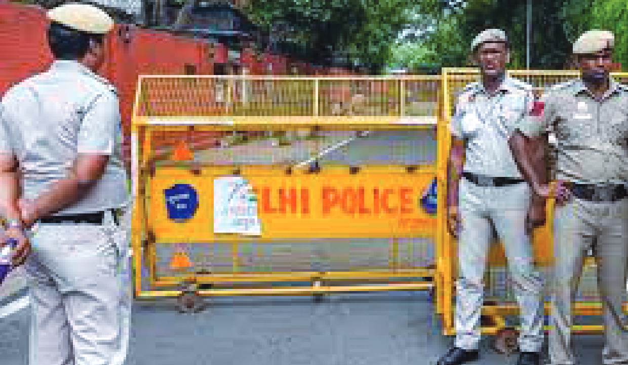 Criminal wanted in cafe murder nabbed after brief firefight