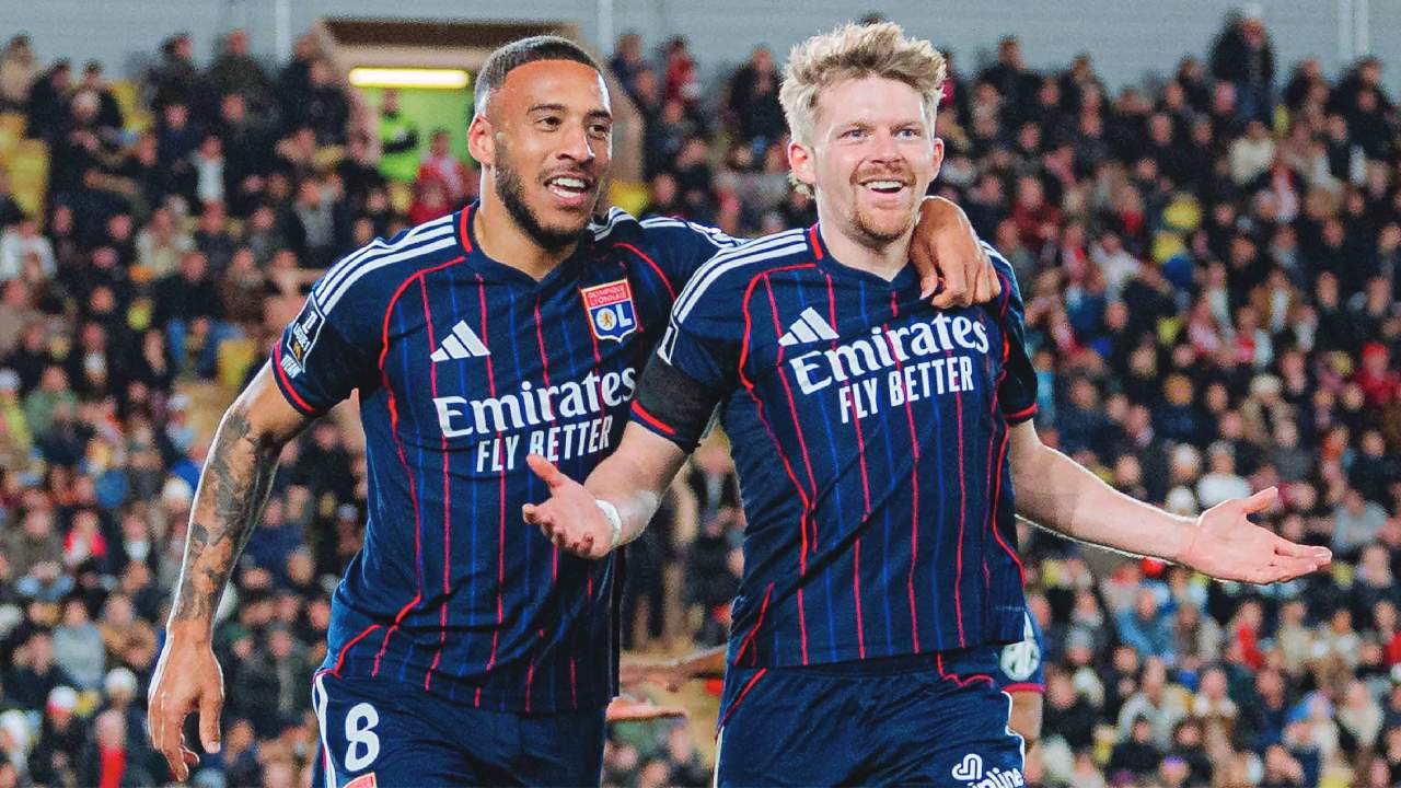 Czech midfielder scores twice for Lyon