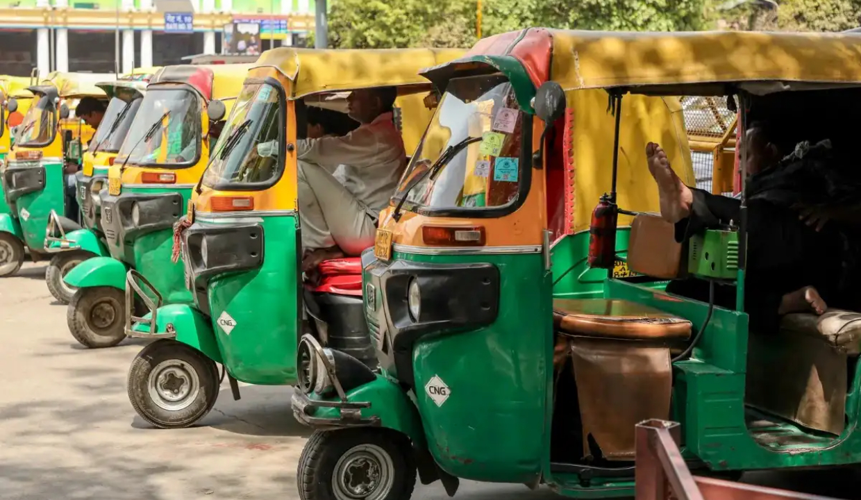Delhi auto union holds protest at Jantar Mantar, demands setting up of welfare board