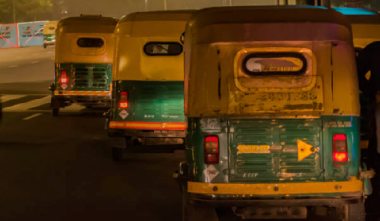 Delhi auto unions seek fare hike after CNG price increase, threaten strike