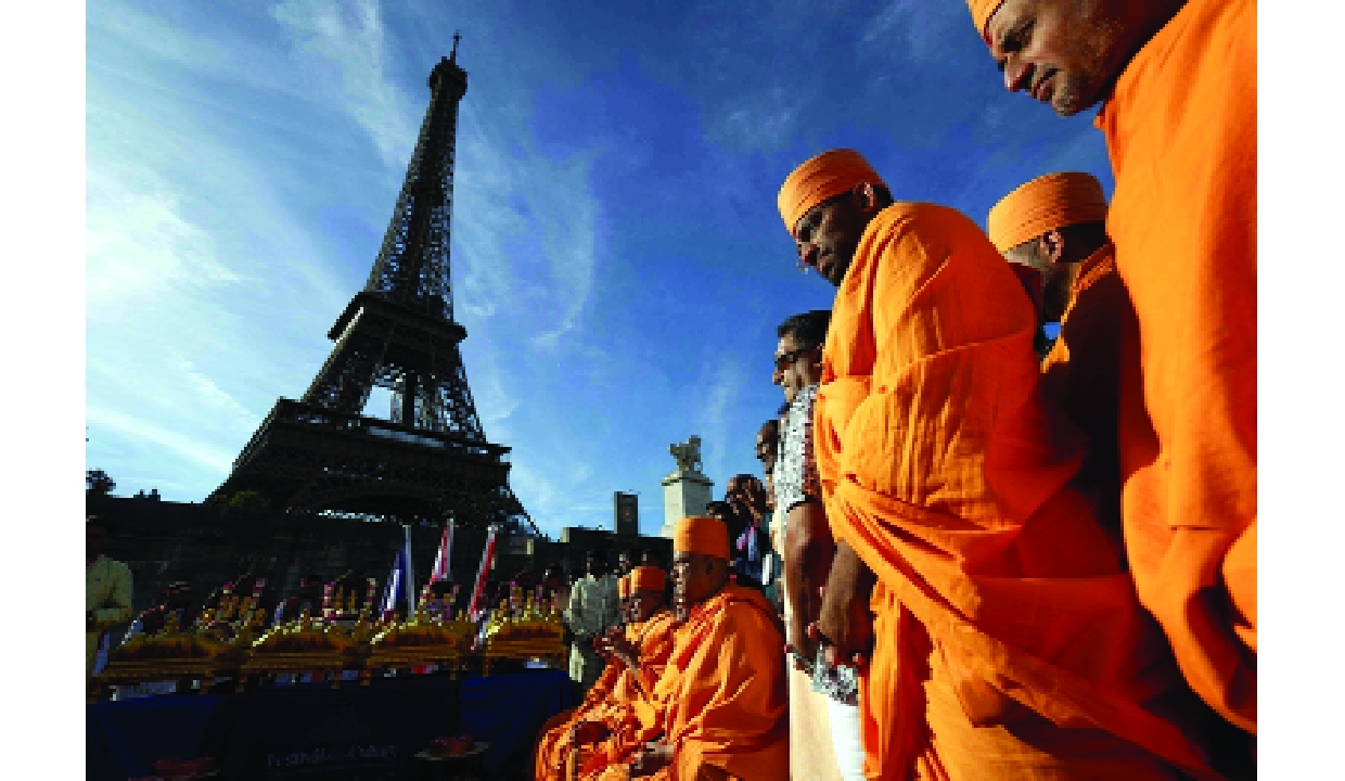 Eiffel Tower shut as staff strike over Hindu group visit