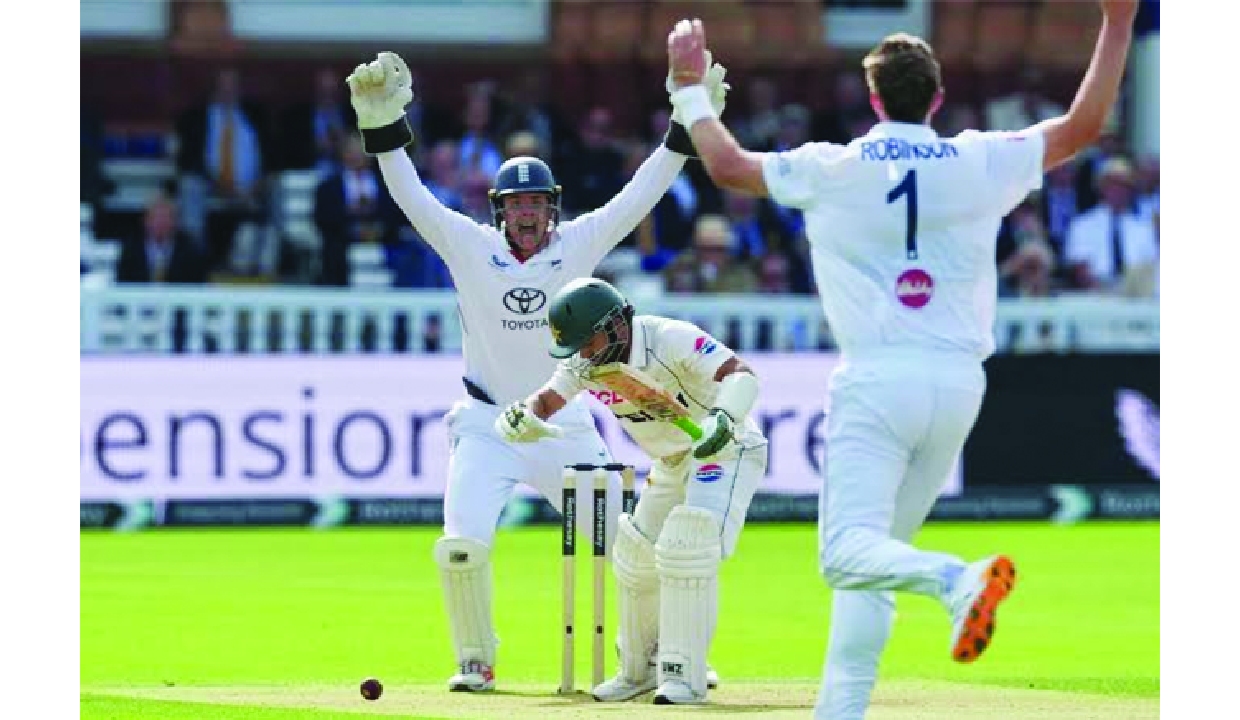England in control, stretches lead to 261 after skittling Pakistan for 110