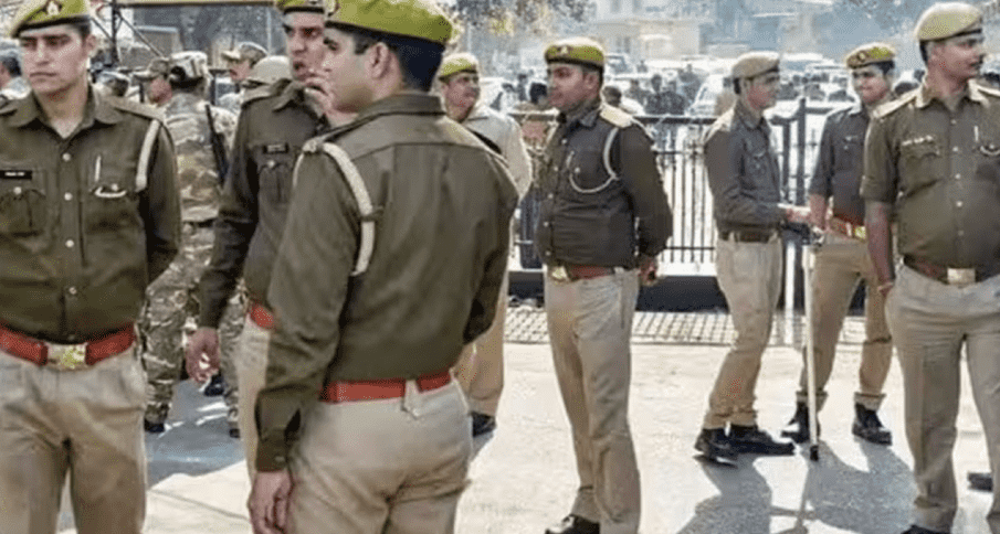 Four UP constables dismissed for extorting money from jeweller