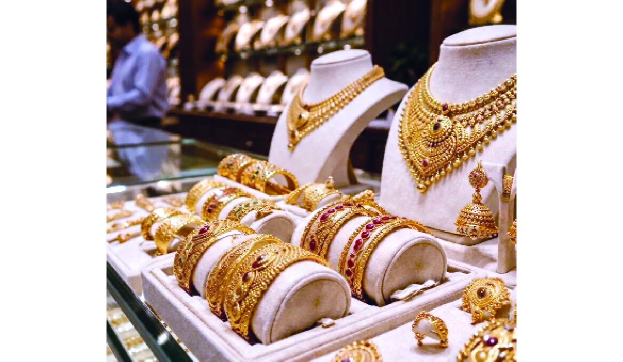 Gold futures rebound nearly 1% to Rs 1.44 lakh/10g on value buying