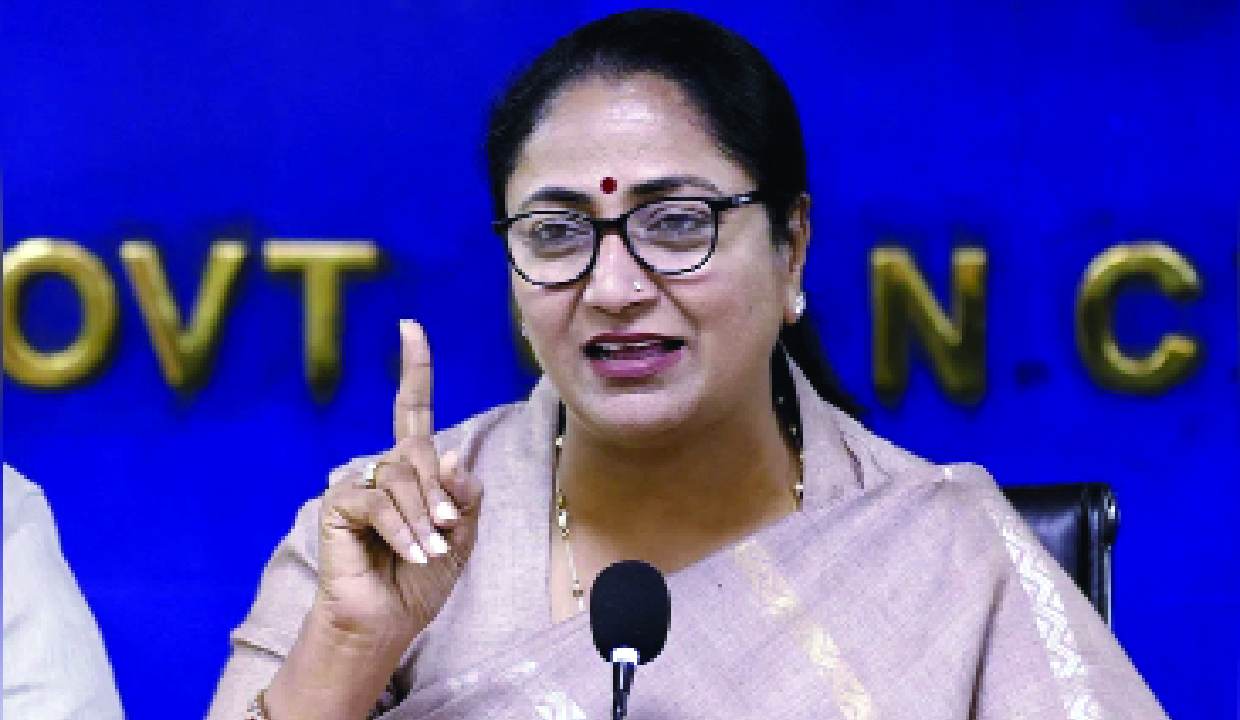 Delhi सरकार निजी इलेक्ट्रिक वाहनों और बीएस-VI मानकों वाली कारों को टैक्सी के रूप में चलाने की अनुमति देने की योजना बना रही है; साझा सवारी की भी योजना है। 3 Delhi to Allow Private EVs as Shared Taxis to Curb Pollution and Traffic | Daily Pioneer