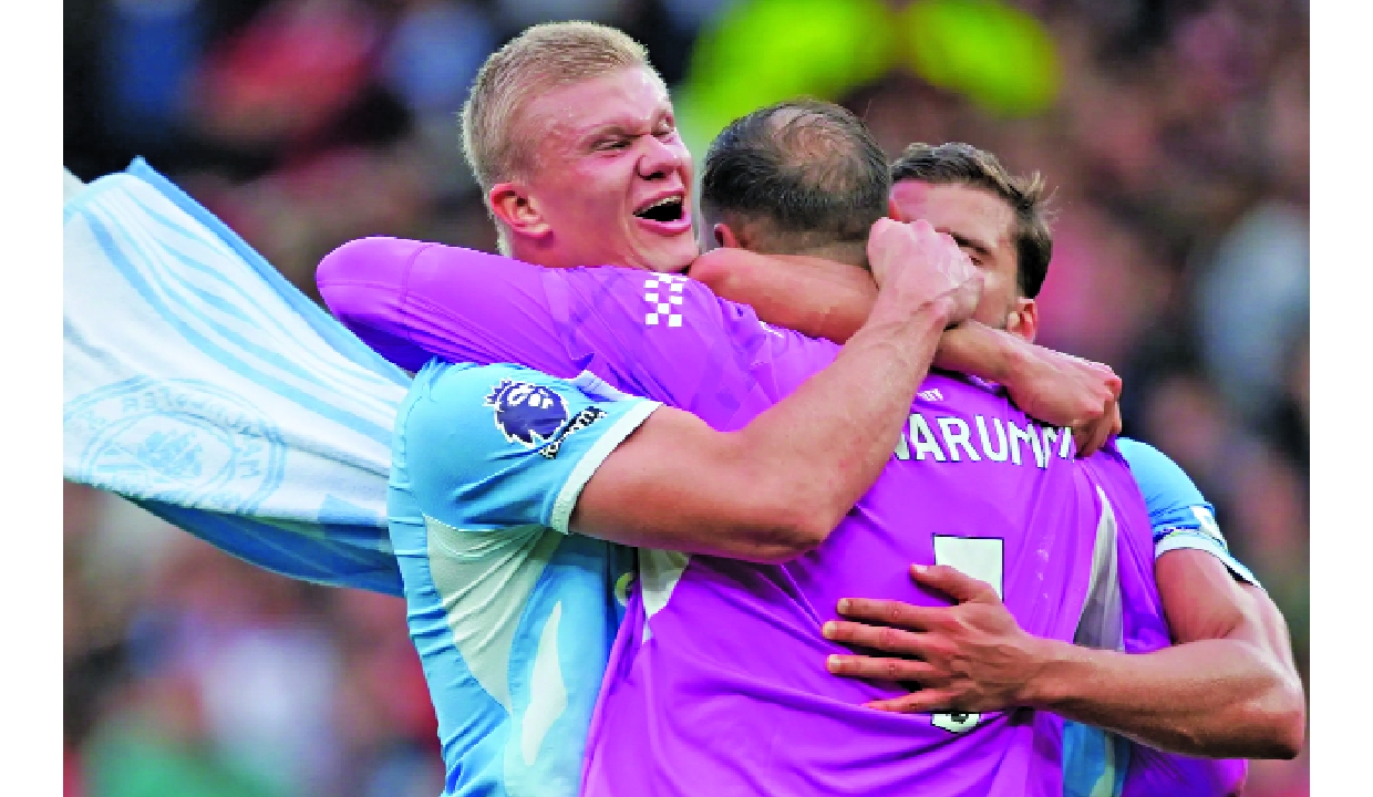 Haaland’s disputed goal wins Manchester derby for 10-man City against United