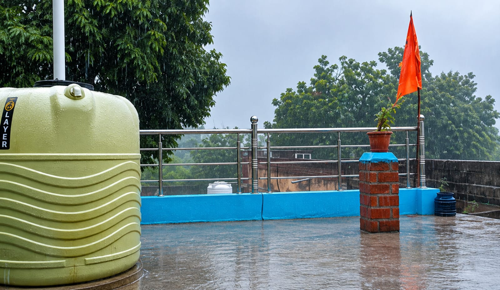 Heavy showers in UP damage crops, houses in several areas