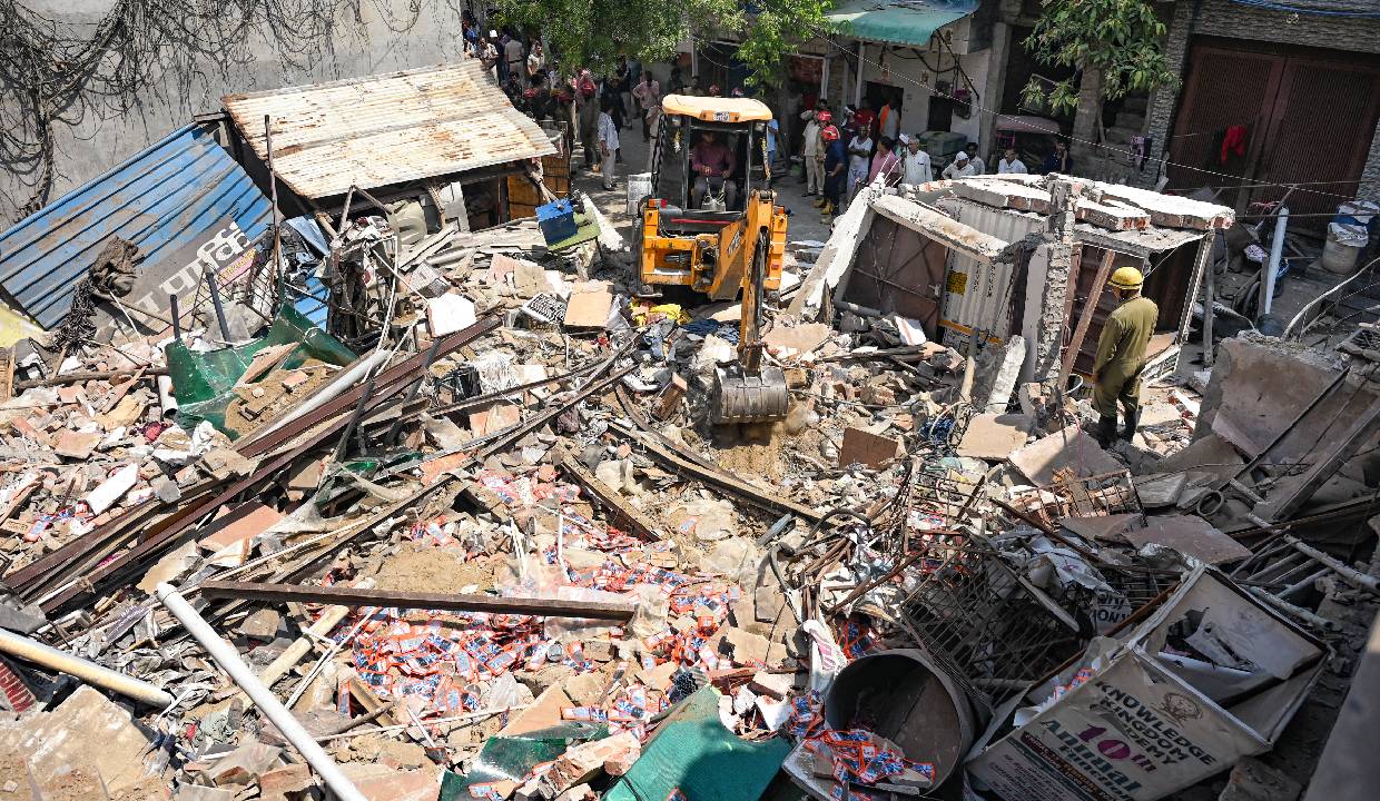 Injury toll rises to 10 in Delhi cylinder blast, rescue operations underway