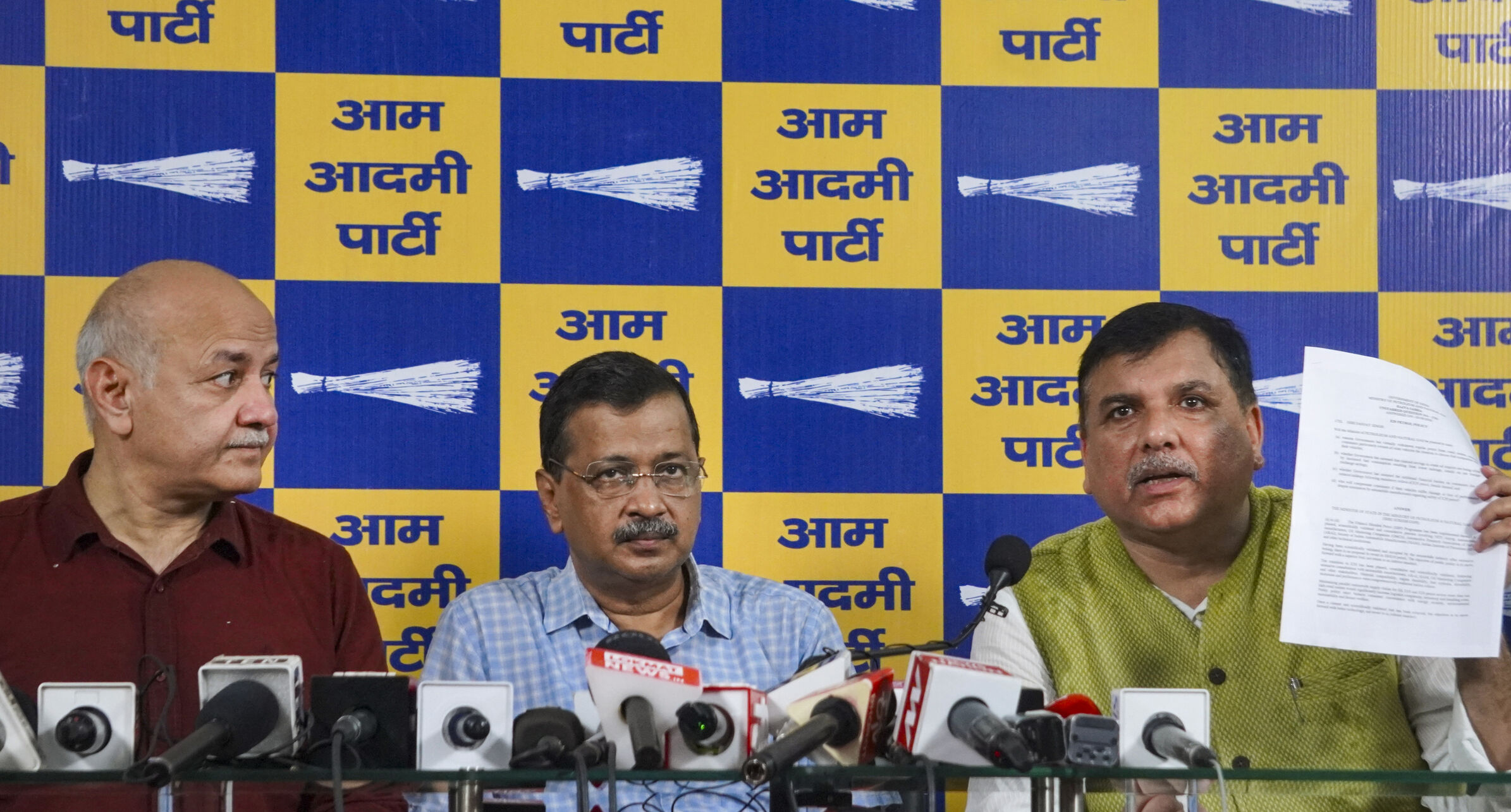 Kejriwal alleges Centre plans ethanol blending in diesel, ATF; BJP claims 'fake news'