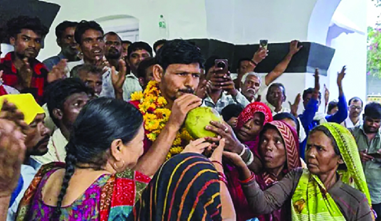 Ken-Betwa activist Amit Bhatnagar ends 18-day hunger strike on mother’s request
