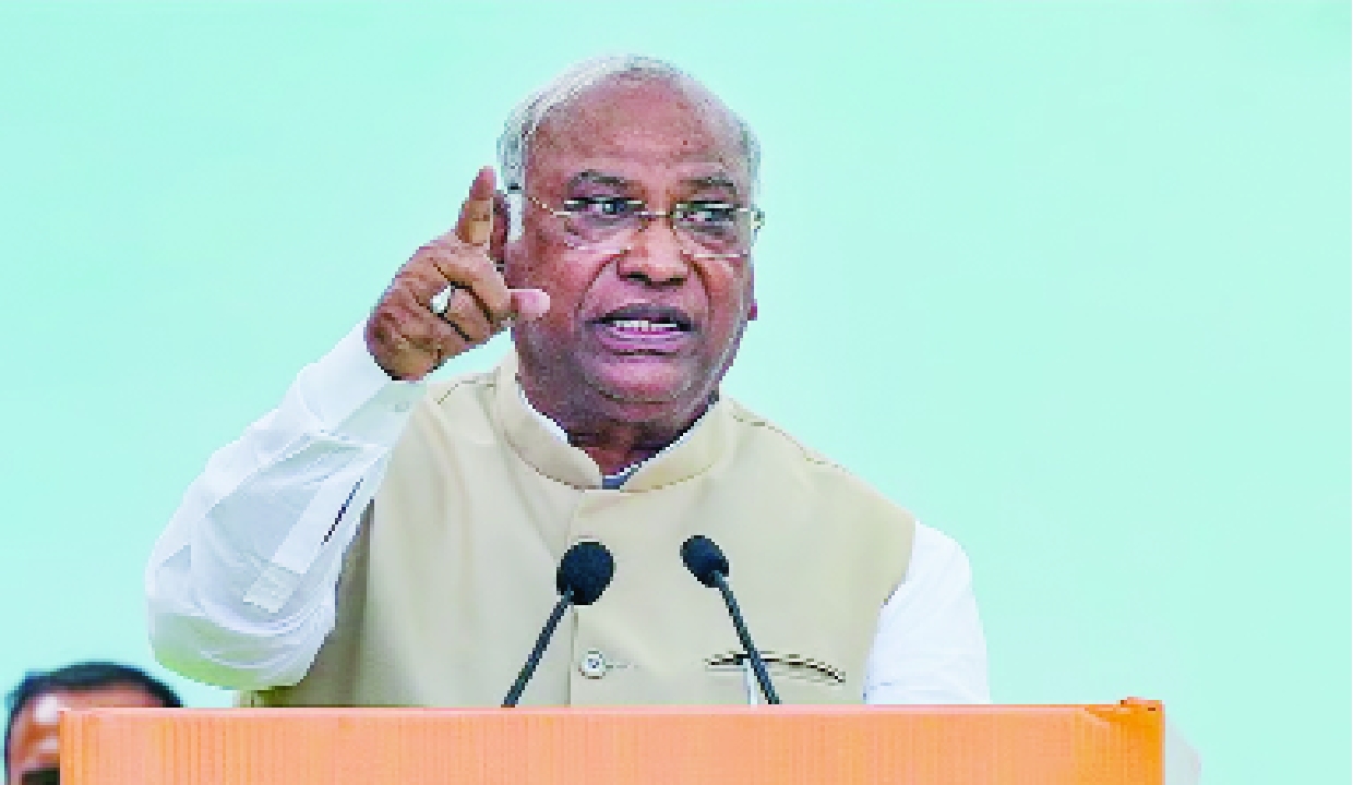 Kharge alleges Ram temple loot; slams PM Modi, Trump