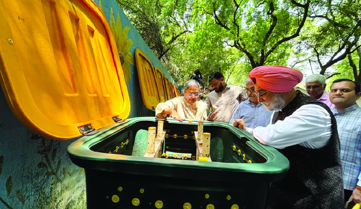LG Sandhu reviews Zero Waste Colony in Navjeevan Vihar
