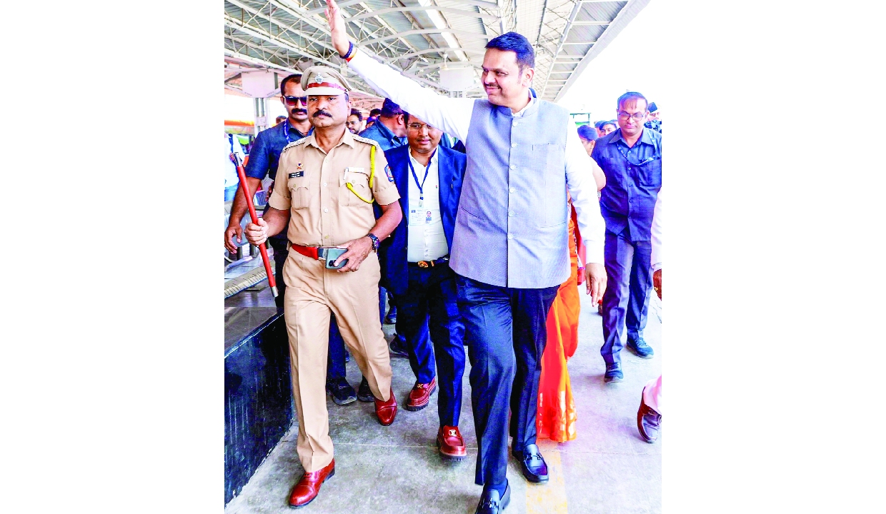 Maharashtra CM assures diesel supply for farmers