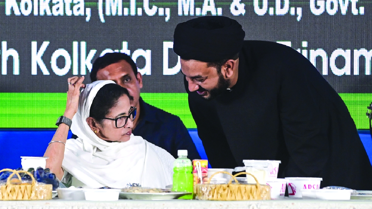 Mamata announces pay hike, DA arrears before polls