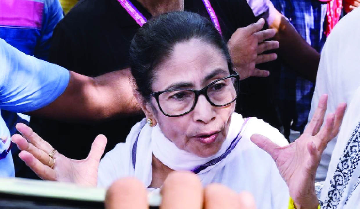 Mamata cavalcade attacked, BJP denies role