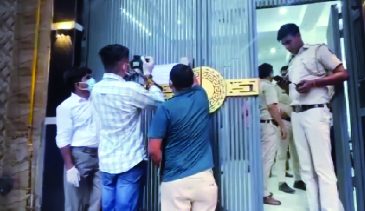 Man shoots girlfriend before killing self in Burari rented room