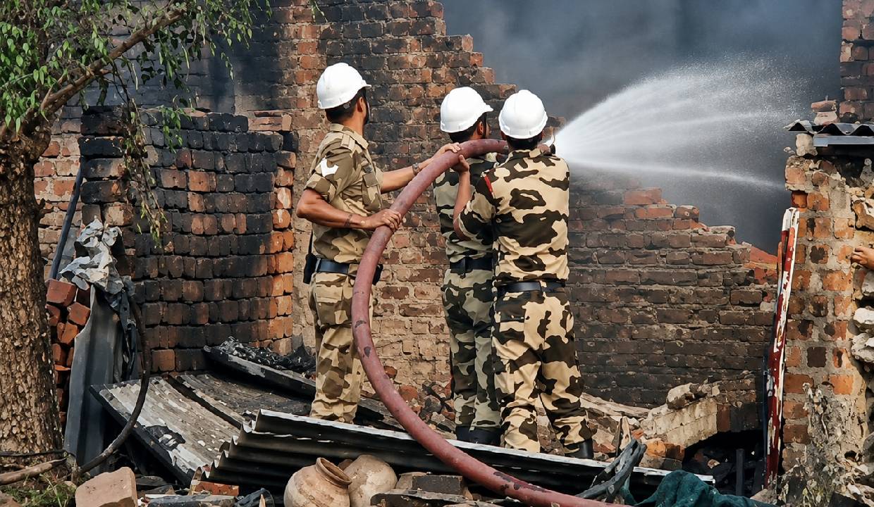 Massive fire guts firecracker shop in Bhopal