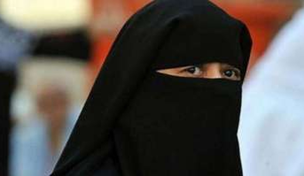 Meloni plans to ban burqas and niqabs in Italian schools, cap foreign students in classrooms