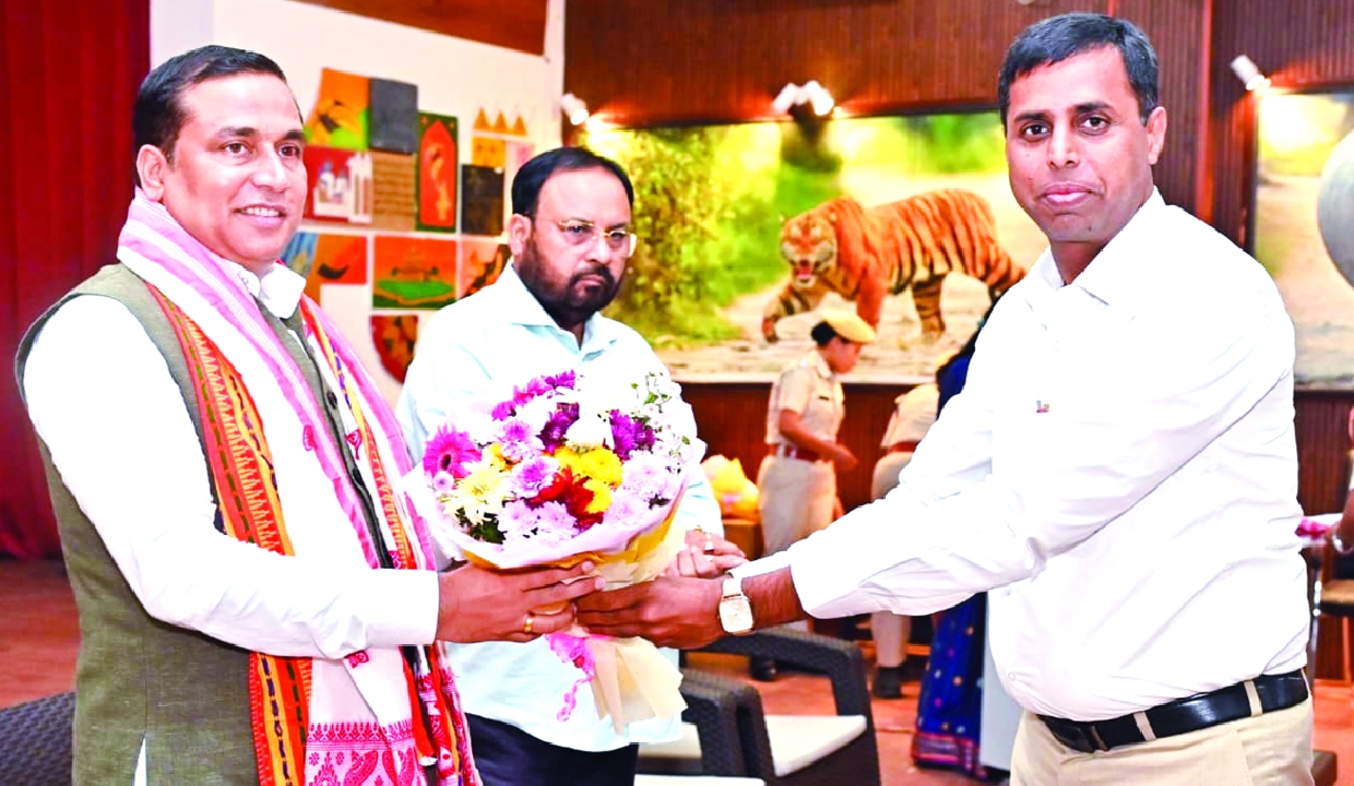 Minister Mallabaruah reviews Kaziranga wildlife tourism plans