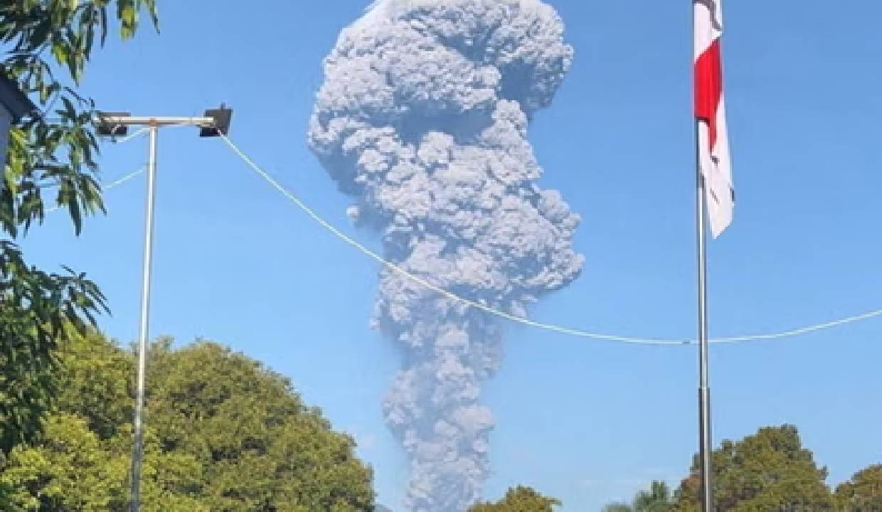 Mount Dukono eruption kills 3 hikers, 17 rescued in Indonesia
