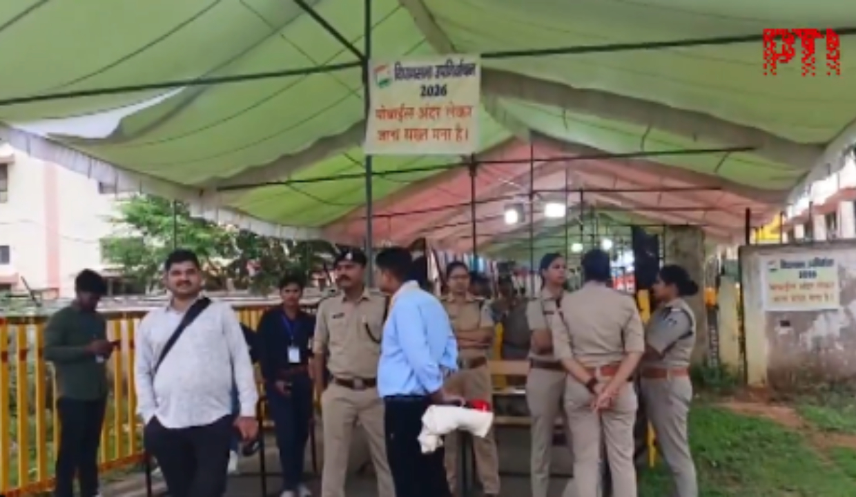 MP: Datia bypoll counting begins amid tight security, BJP-Congress on edge