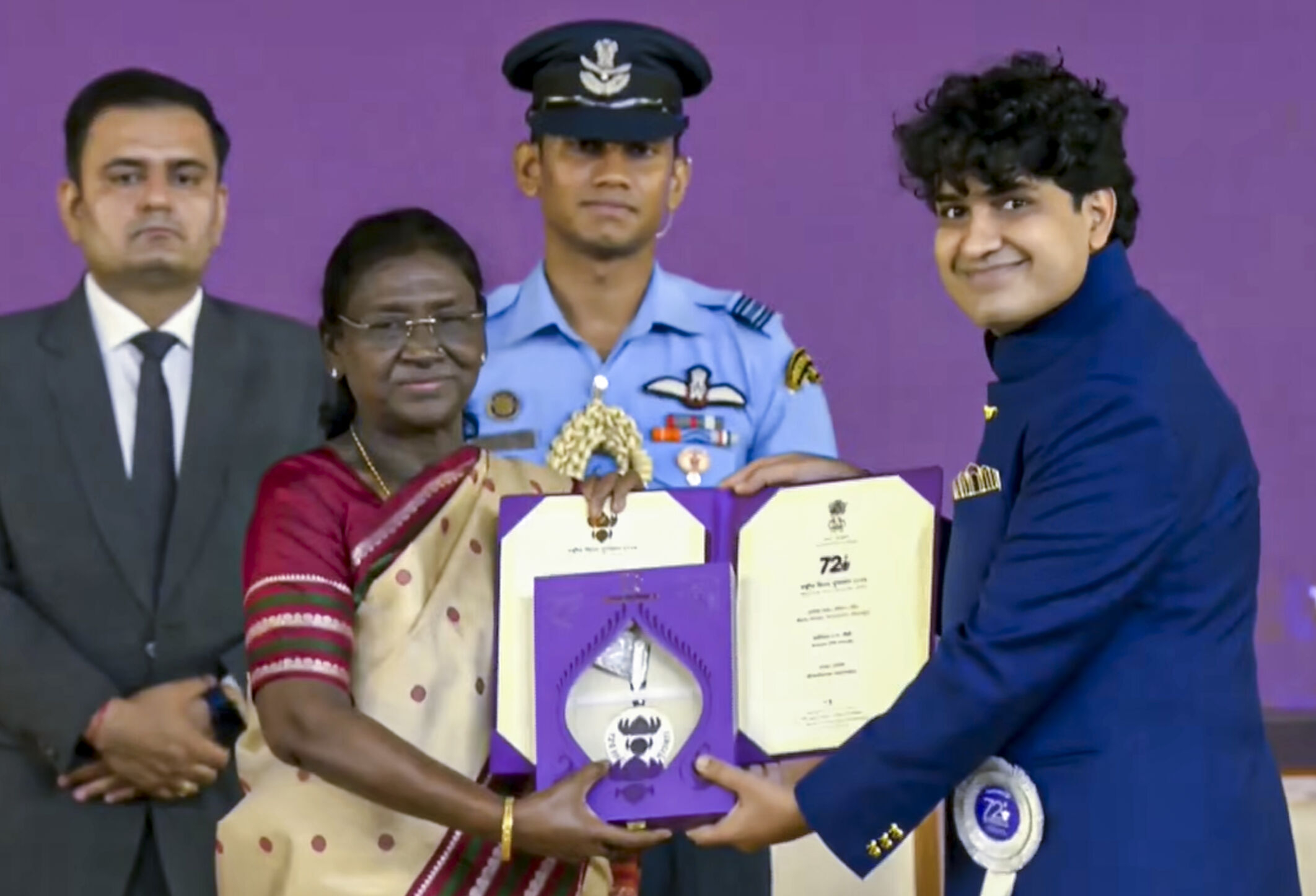 Murmu urges film stars not to endorse harmful health products, calls for women on award juries