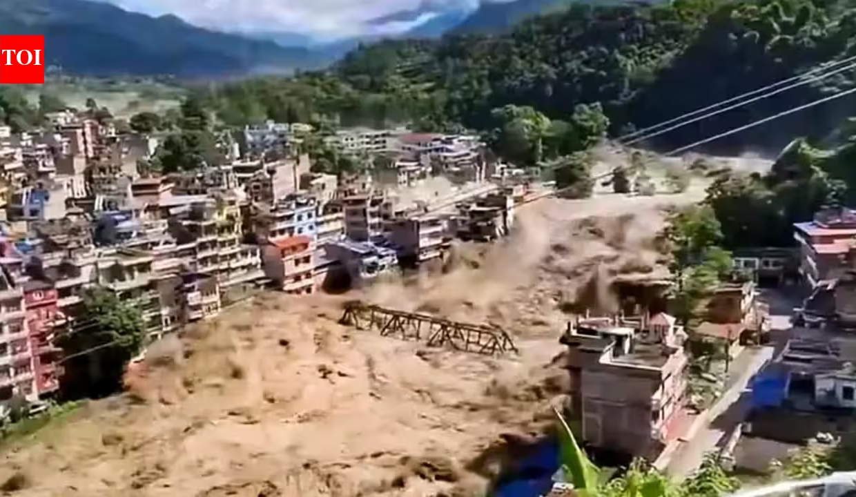 Nepal floods leave 37 TN tourists unaccounted for, Vijay orders urgent rescue