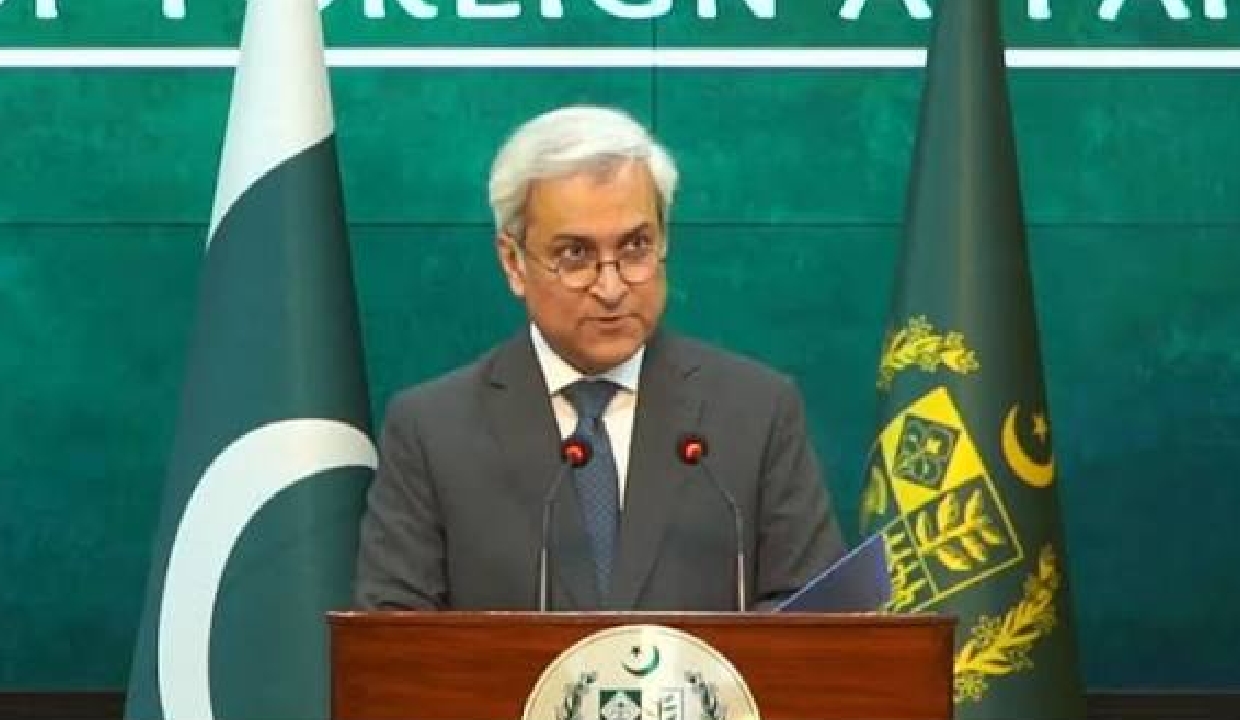 Pak urges US, Iran to end hostilities, resume talks