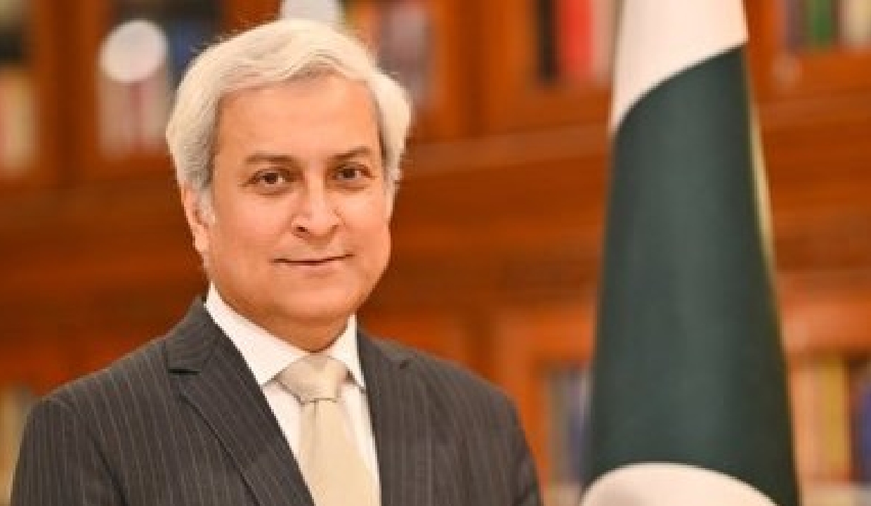 Pakistan urges US and Iran to resume talks amid escalating Gulf conflict