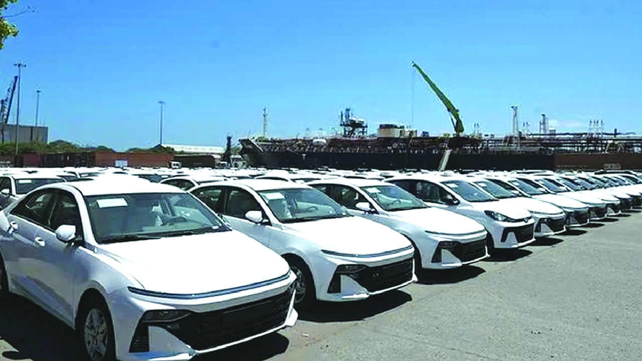 Passenger vehicle dispatches rise 10.6% in February to 4,17,705 units: SIAM