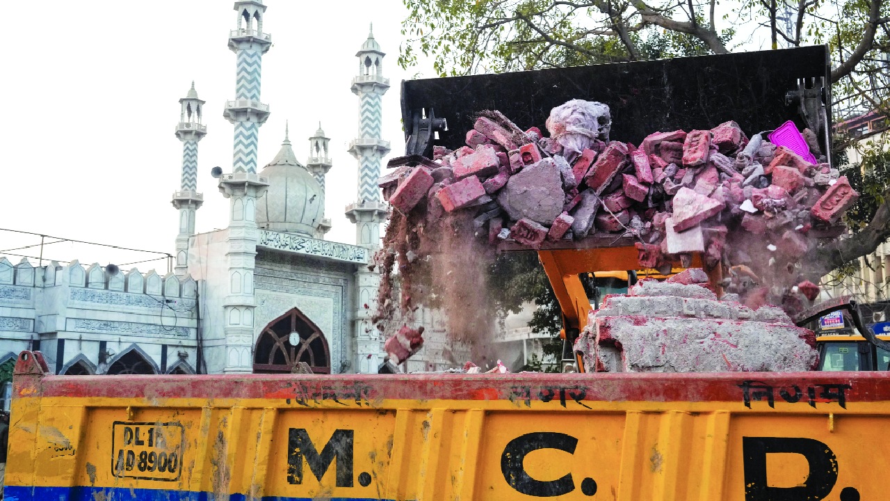 Police flag influencers over false mosque claims