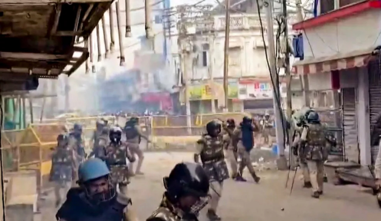 Protests erupt in Ujjain over Shahi Masjid demolition, stones pelted, tear gas fired