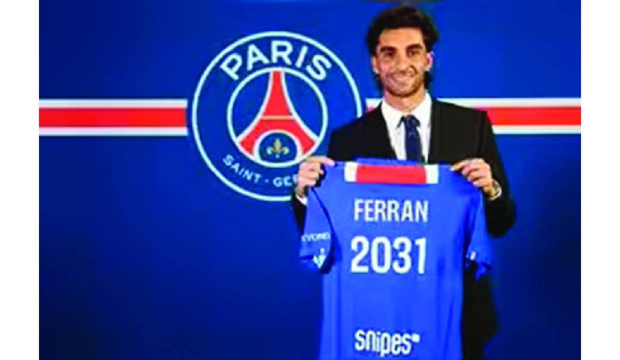 PSG bolsters attack by signing Ferran Torres