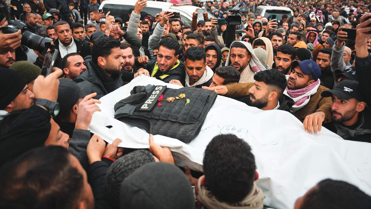 Putin offers $1 billion for rebuilding Gaza