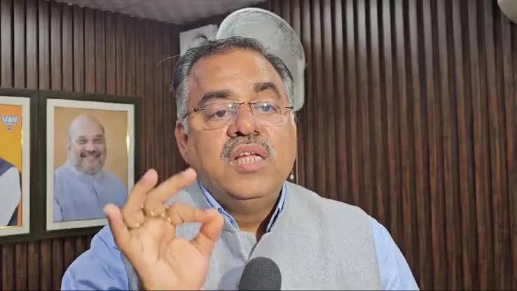Rahul defaming Indian institutions, culture, civilisation to please 'foreign masters': BJP's Chugh
