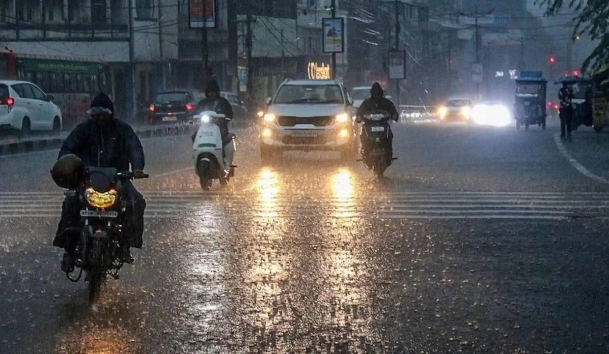 Rain and Thunderstorms bring relief to Delhi after days of severe heatwave