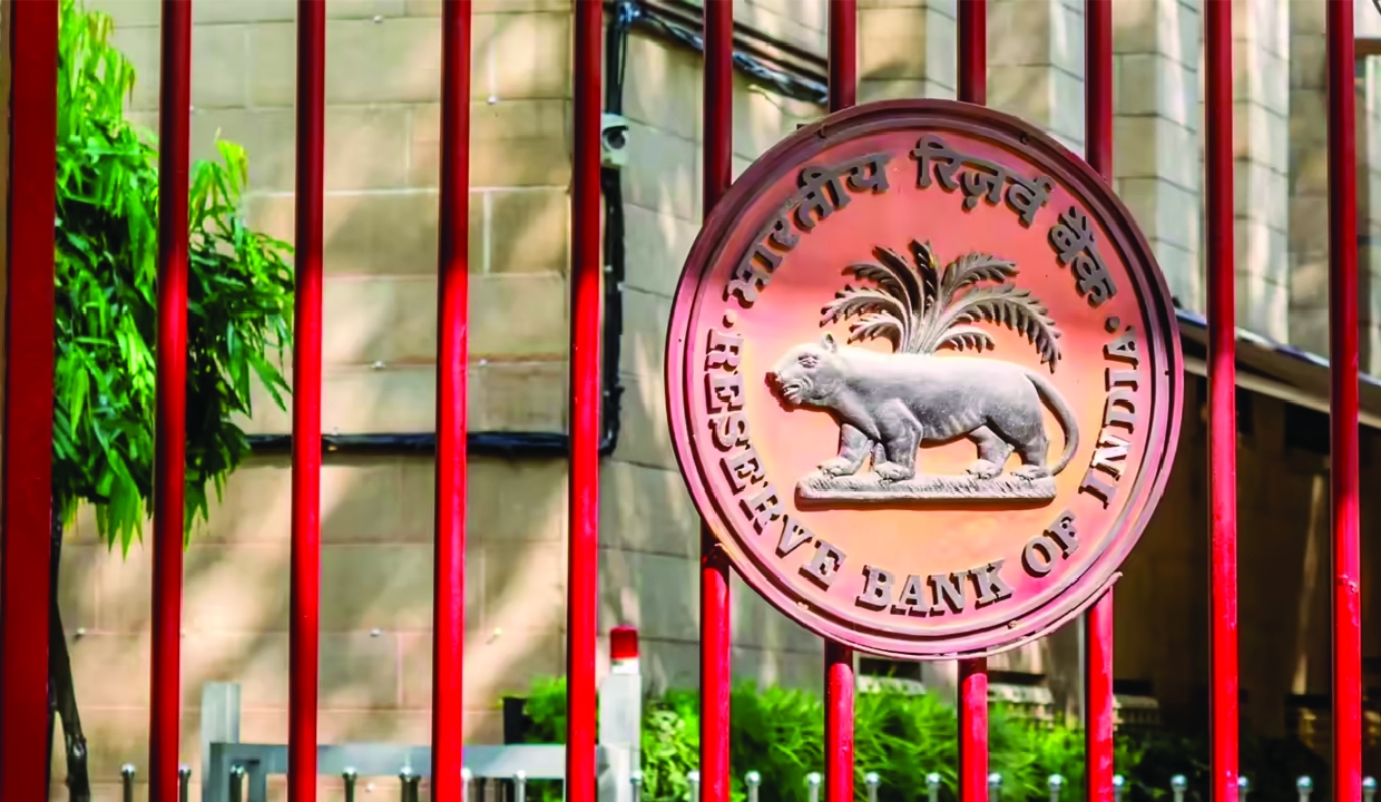 RBI temporarily lifts FCNR (B) deposit interest