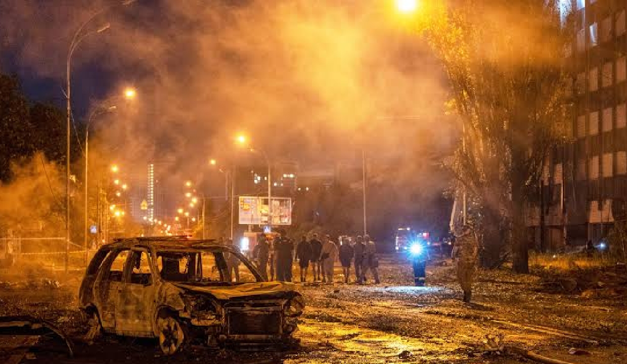 Russian planes fire a salvo of glide bombs at a southern Ukraine city, killing 1 and wounding dozens