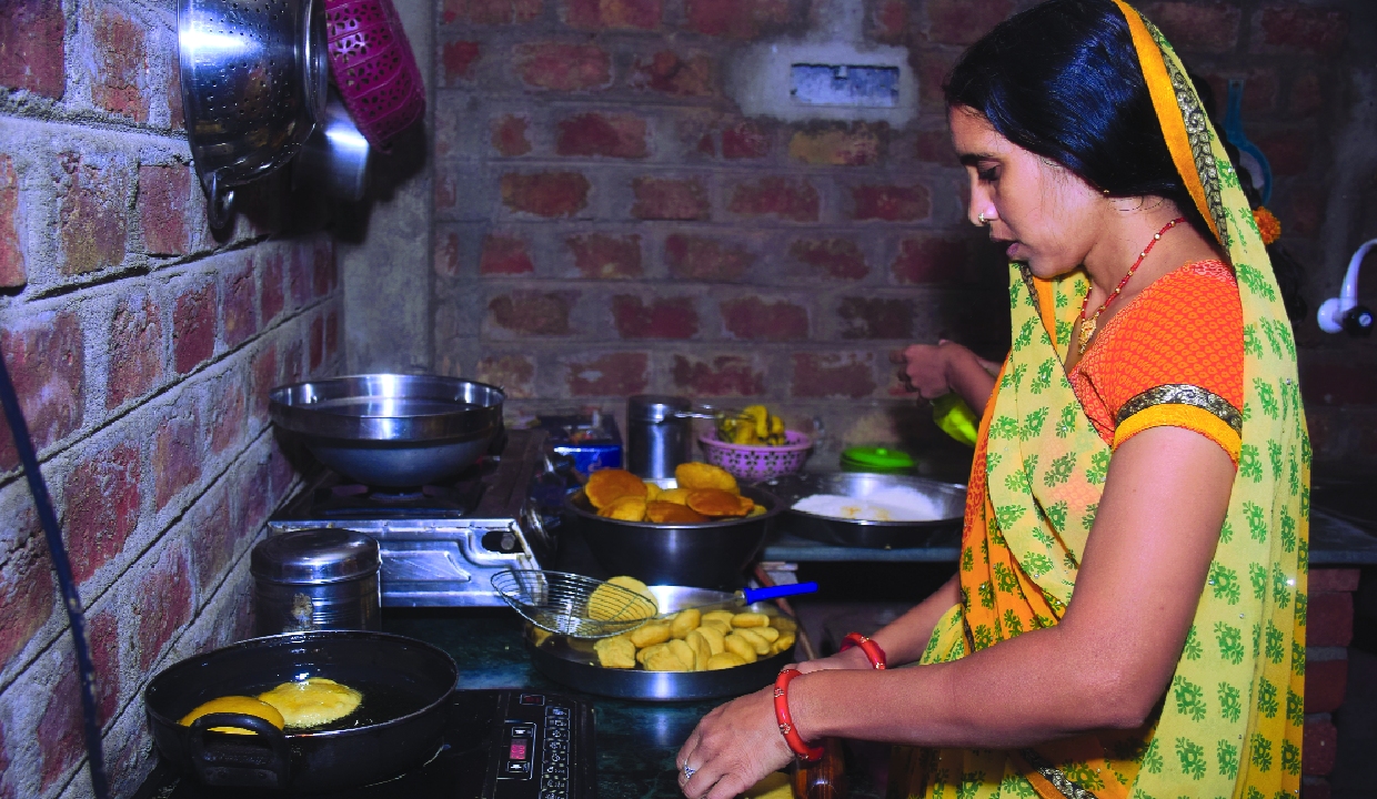 SC calls homemakers nation builders, fixes Rs 30,000 benchmark